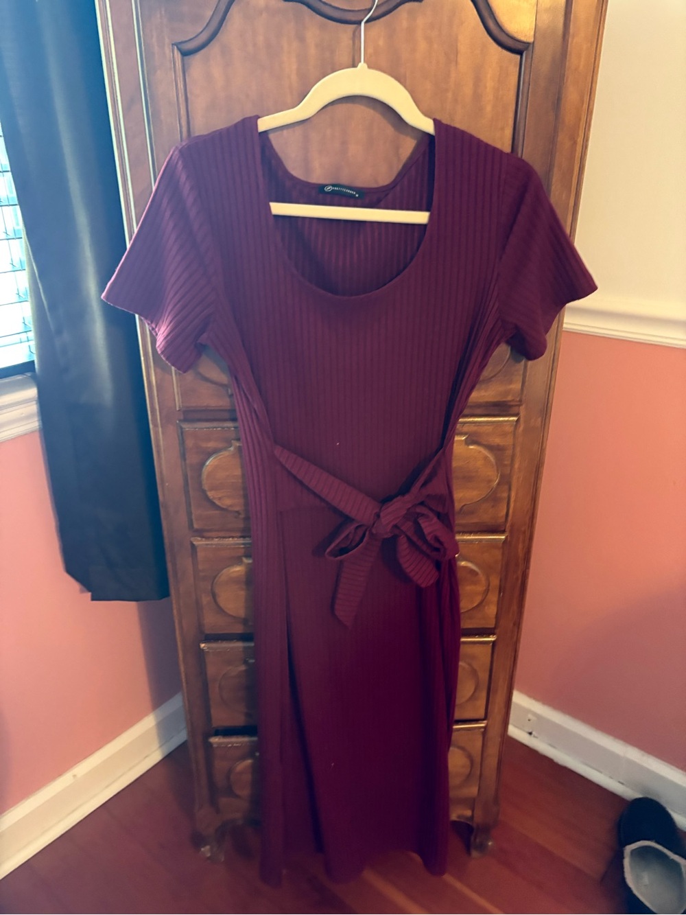 Women’s Ribbed Tie-Waist Dress in Wine